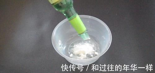 卫生间|塑料打包盒不要扔, 放在卫生间里有大用处, 能帮家里省下不少钱