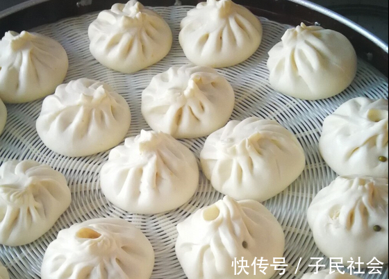 包子|蒸包子最忌直接上锅蒸,谨记3个窍门,包子又香又软不塌陷
