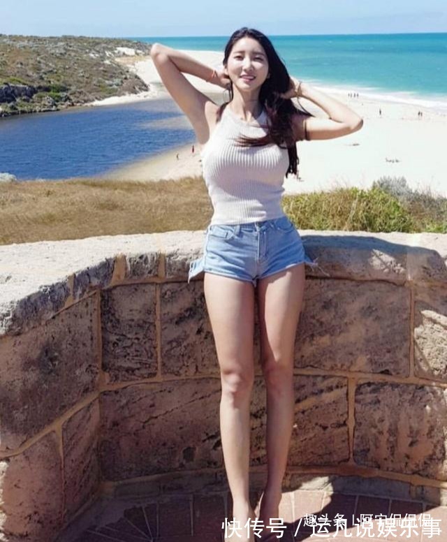 美搭|牛仔裤与打底衫的美搭,总能展现女孩的青春活力