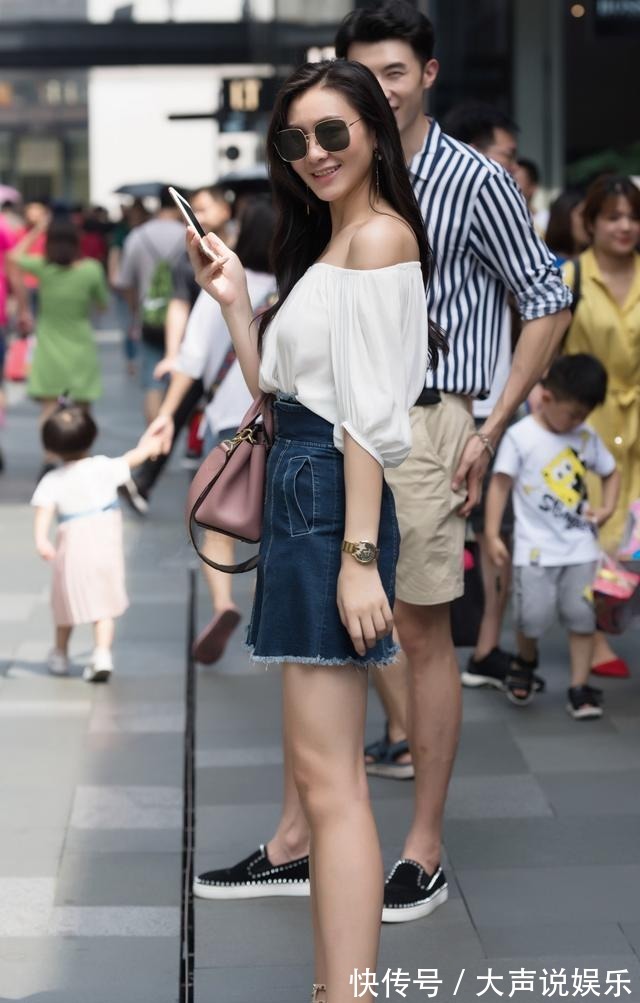 tips|牛仔裙怎么搭配不用太花哨,简约风格才能衬托出牛仔裙的美