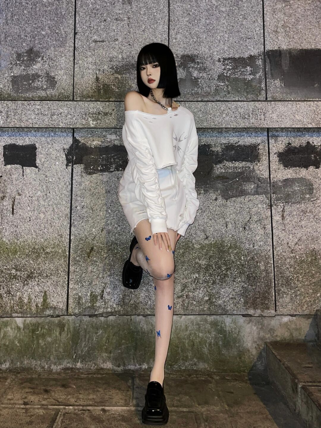 街拍 白色套装辣妹街拍, 酷飒霸气又甜美, 谁看了不心动