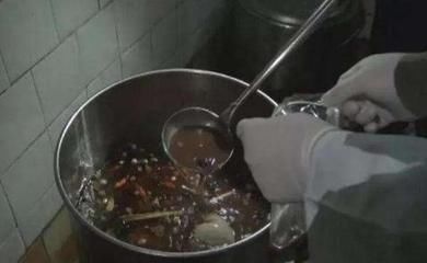 万能卤水的制作方法和使用方法,操作简单,便于存放,越卤越香