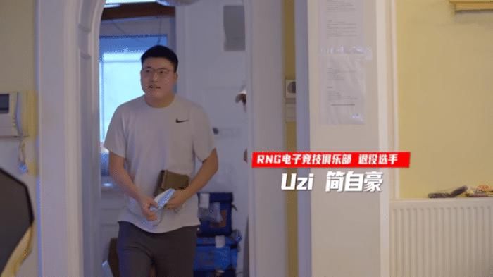 废物|“没有UZI都是废物”，RNG纪录片教练怒骂选手，小虎曝内情略显无奈