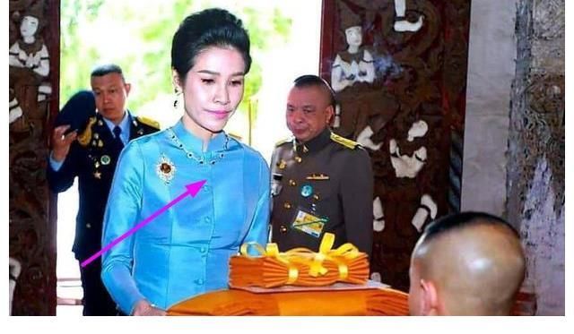 苏提达!36岁诗妮娜光彩照人,佩戴太后蓝宝石套装,下一个目标就是王冠