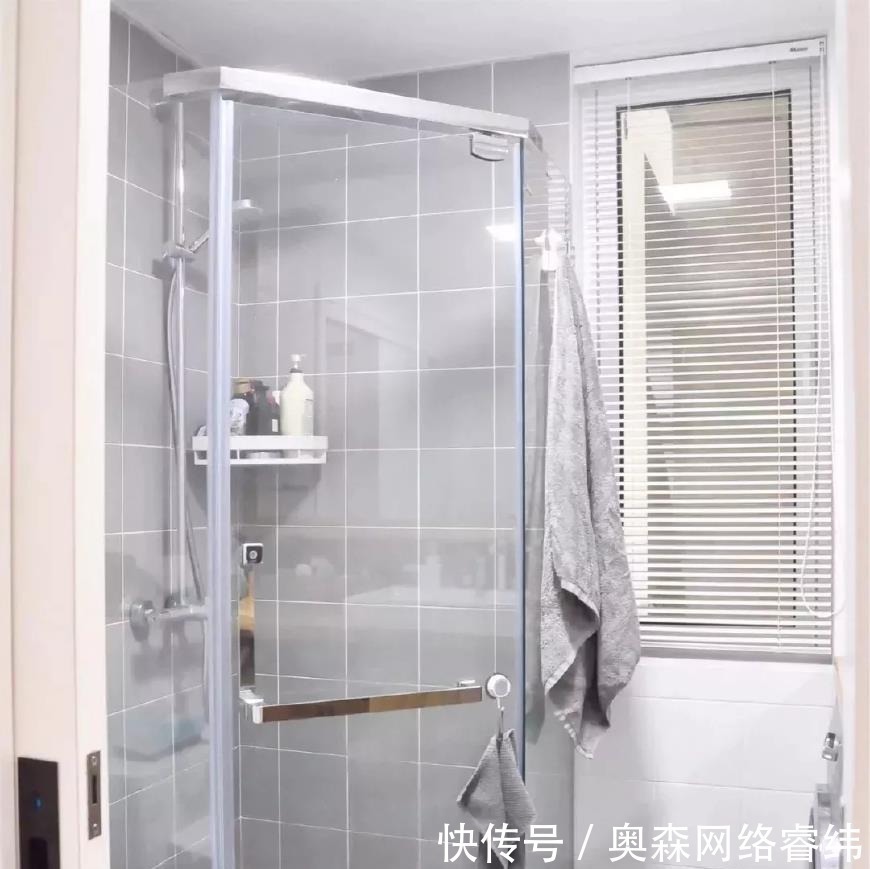 灰色|卫生间墙砖选用灰色，不仅时尚，而且还很有质感呢！