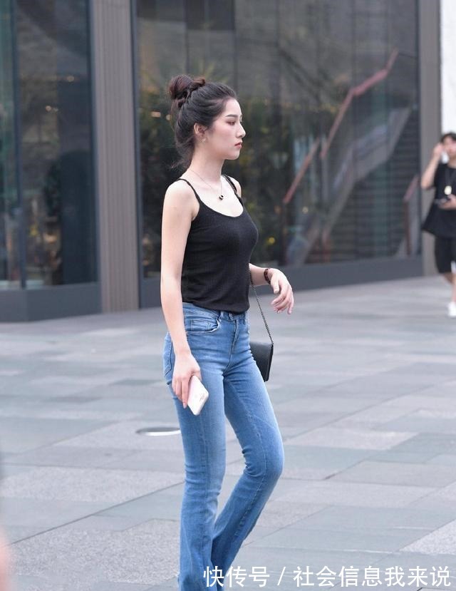 搭配 紧身的鲨鱼裤设计更加具有时尚感,搭配出曼妙身姿,都很好看!