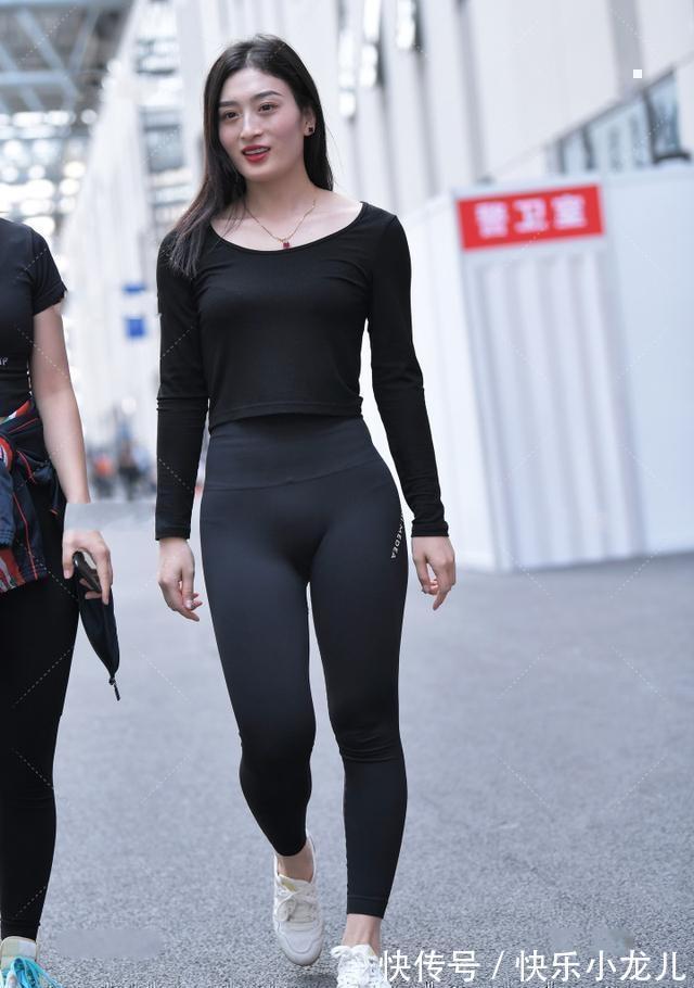 女神 灵动甜美的打底裤充分展现女神气质,舒适又显气质,低调时尚