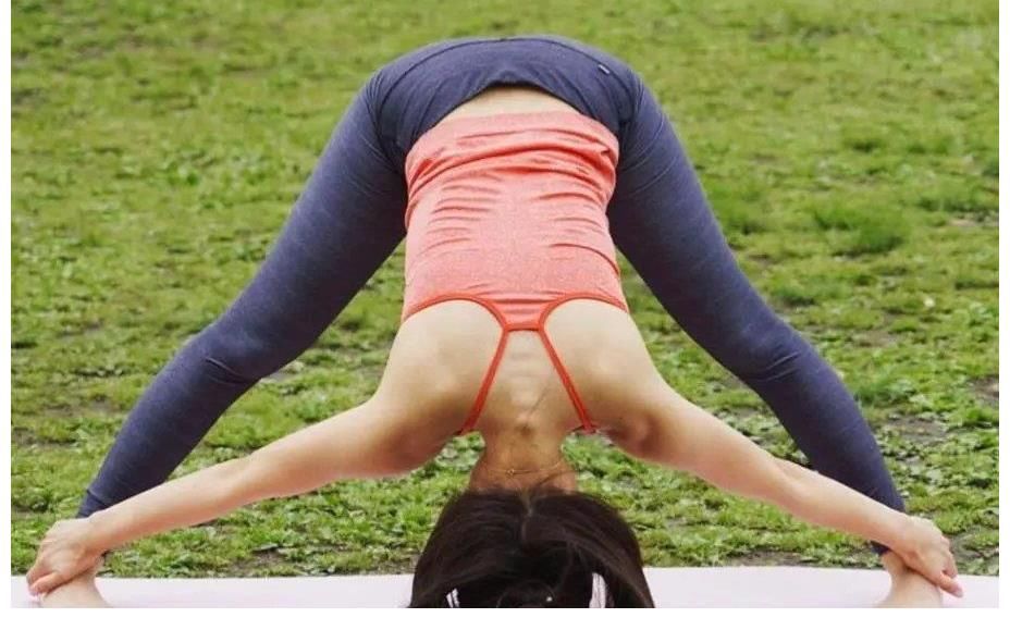 双脚|瑜伽双角式详解,这些技巧初学者一定要掌握!