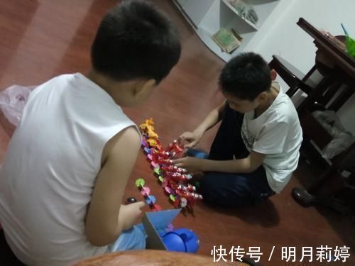 父子俩|3岁孩子每天玩玩具车,导致眼睛几乎失明,这类玩具家长别再买了