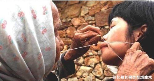 雌激素|为什么有些女生的嘴唇上会长“胡子”?教你两招,轻松去除掉