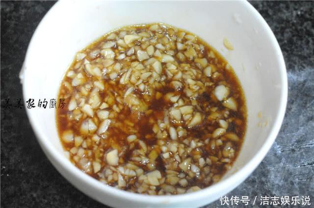 这鱼没有一根刺,特别适合孩子吃,做法简单,入锅一蒸细嫩开胃