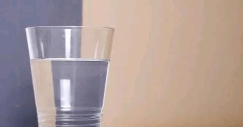 症状|得了胃炎，身体或许有5个症状，生活中养成这6个习惯，胃病不缠身