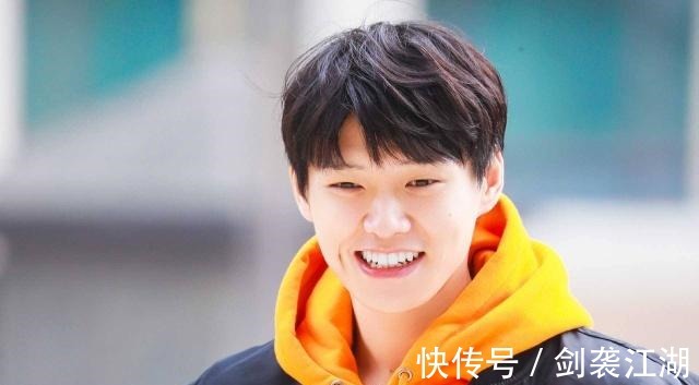 综艺|魏大勋综艺感上热搜，那么综艺感是什么网友就是不尬聊！