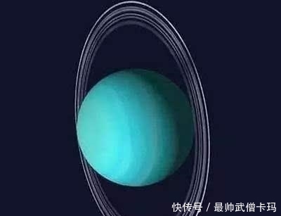 好像是平躺在了轨道上，那么为什么天王星会这么特殊呢？