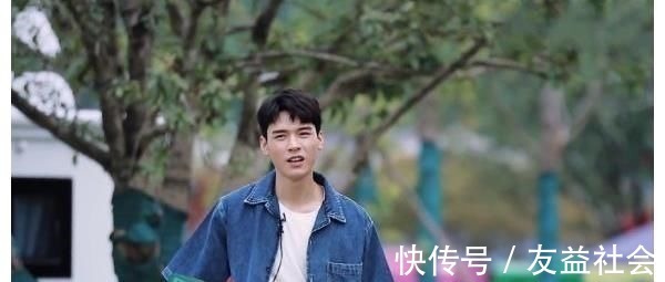 《山河令》结束后,周也再见龚俊,开口的一句称呼瞬间破防了