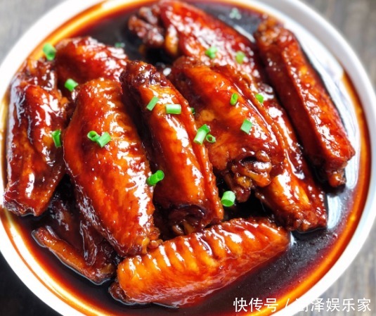 美味|汁多肉嫩口感美味，孩子们都抢着吃，“大孩”在旁边干瞪眼