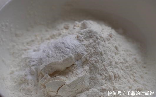 面粉|3个鸡蛋1碗面粉，你最想不到的做法，比油条简单，比油饼好吃