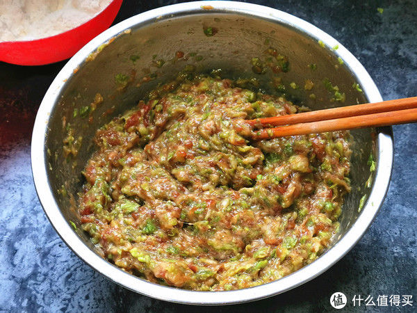 锅贴|饺子吃腻了试试做这面食，外焦里嫩汤汁鲜美比饺子好吃