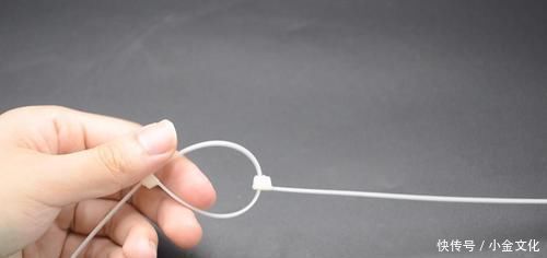 卫生间|卫生间放2根尼龙扎带，真是厉害了，一年能省不少钱，涨知识了