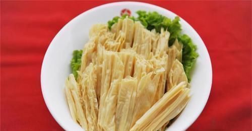 氧自由基|女性过了30岁,多吃三种食物,淡化斑点、清洁肌肤,早吃早好