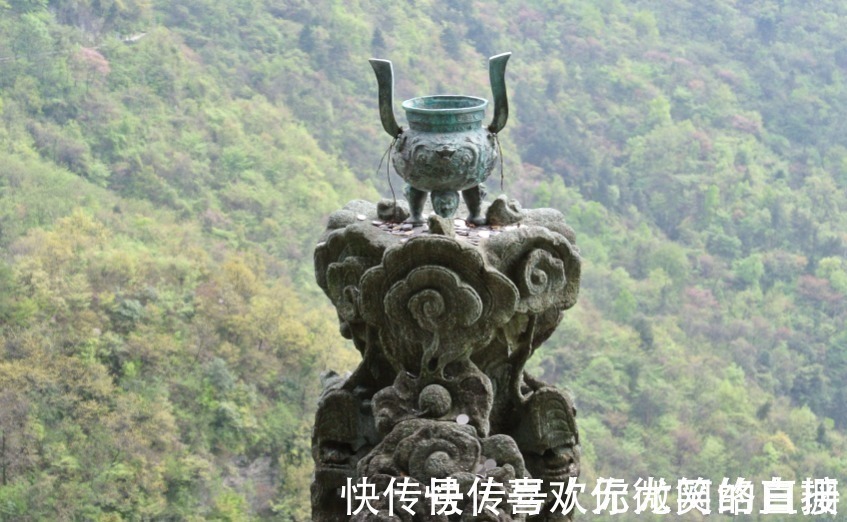 香火@武当山上的“催命”香炉,百年来不乏有人因此去世,如今稍有改动