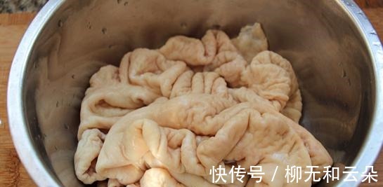 卤大肠——教你一招做出卤肉店里的味道!