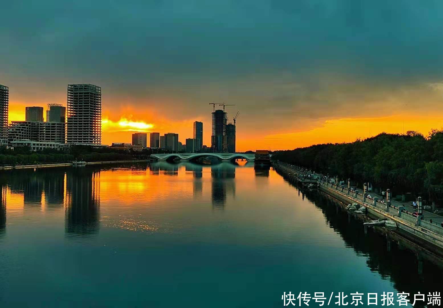 霞光下，副中心美丽如画