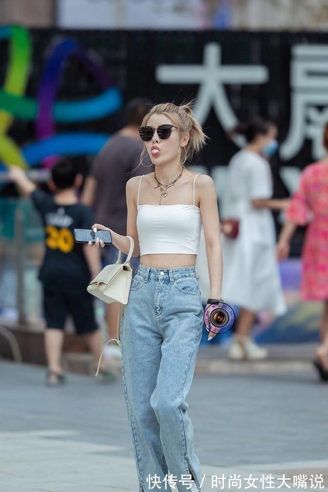 瑜伽裤 清凉穿搭的瑜伽裤轻松穿出潮范,承载姑娘姣好的身材,轻松随意!