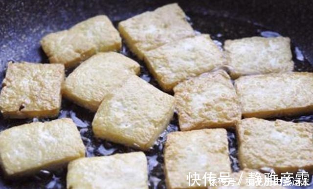 煎豆腐之前,多加一个步骤,豆腐不容易碎,而且更入味