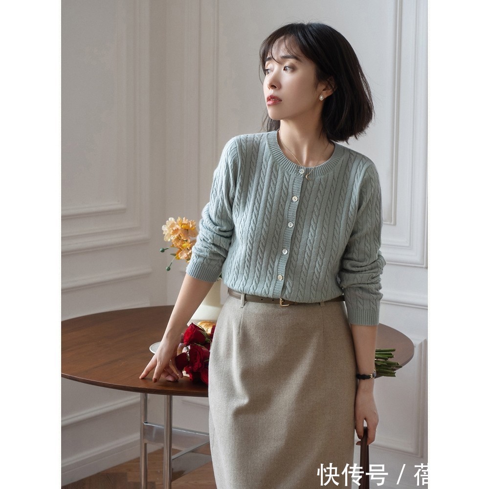 提亮|皮肤黄、黑的女生,秋季选择这5种颜色的衣服,提亮肤色很简单