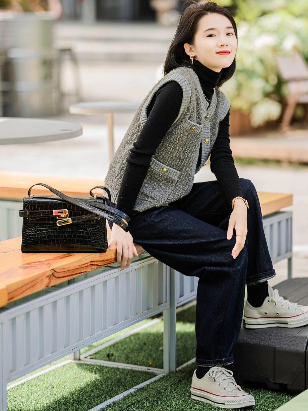 毛呢|冬天想要穿出高级感?一定要试一试灰色和粉色的搭配,高级又时尚!