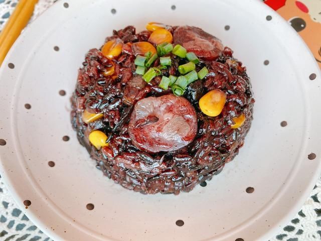 腊八遇上大寒来锅腊八饭，做法简单，有米有菜有肉荤素搭配更营养