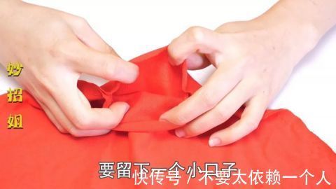 旧衣服不要扔！把锅盖放在上面简单缝一缝，有一个神奇的妙用