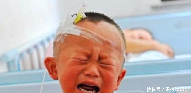 退热|退热就痊愈了?宝宝发烧出现这3种症状,可能会烧坏脑子别大意!