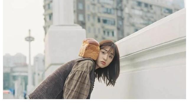 何炅撒贝宁同台？杨颖转型主持人？热巴变网红脸？王珞丹糊了？