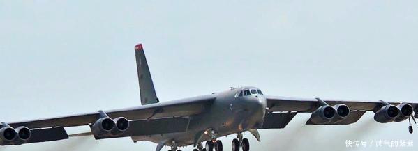 飞机起飞时,飞行员向上推起的手柄是干什么用的