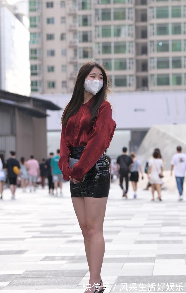 穿搭 30岁女人多穿包臀裙,搭配衬衫和尖头细跟鞋,气质优雅又知性!