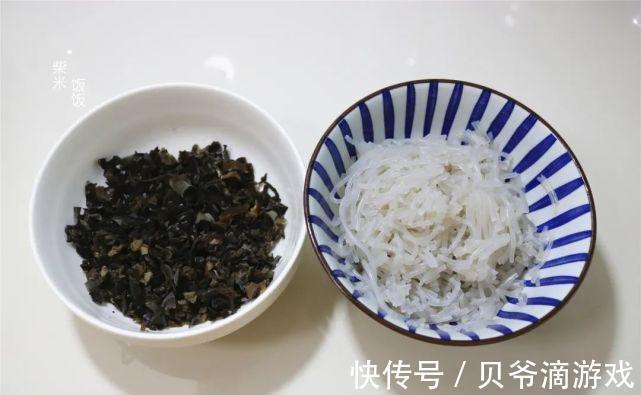白菜包子这样做,不放一点肉,美味赛过大肉包,太好吃了