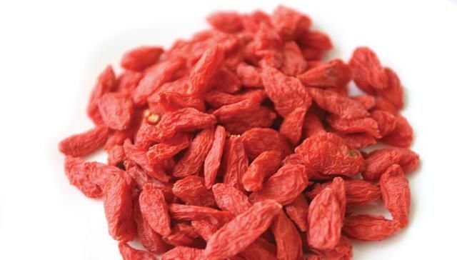 身体|枸杞和它“天生一对”,泡水喝,给肝肾“冲个澡”,气色也变好了