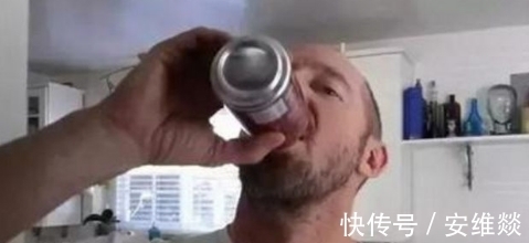 一个月|男子用自己做实验,每天都要喝30罐可乐,一个月后模样大变!