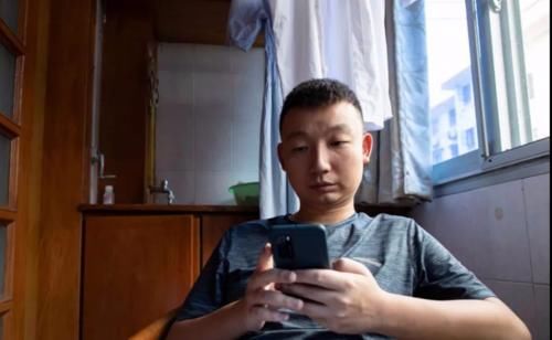 许敏|跟着养父母生活了28年，为何郭威、姚策的性格还是像了亲妈？