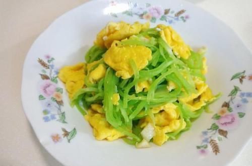 真正的“安神菜”就是它,每天炒一盘,失眠好了,一觉睡到天亮