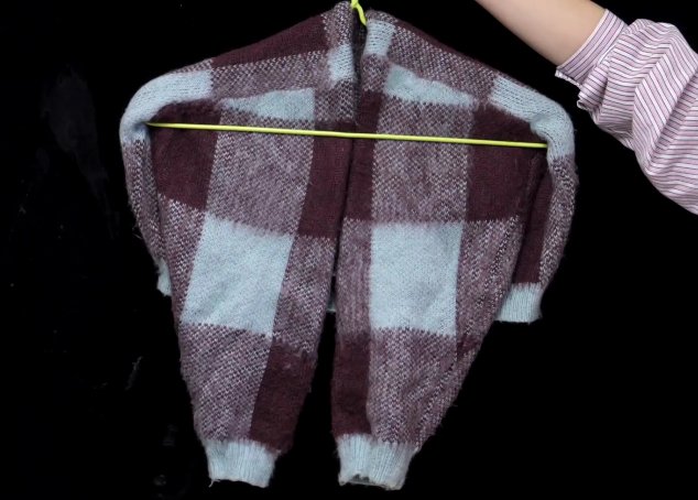 晒毛衣正确的几种挂法，毛衣不变形不起包，简单实用