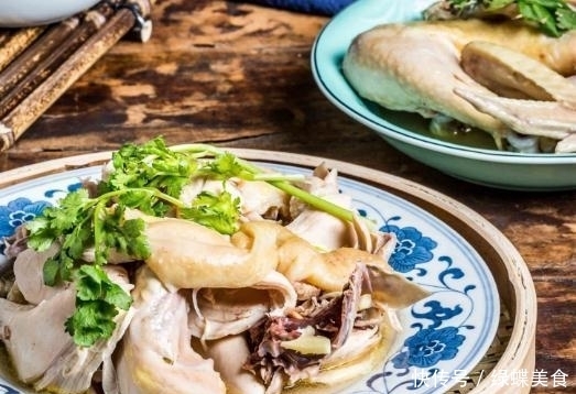  精选美食推荐：隔水蒸鸡，蘑菇胡萝卜汤，香辣红烧肉的做法