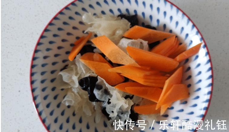 黑木耳|一道适合夏天吃的凉拌菜，酸甜开胃营养高，全家都喜欢