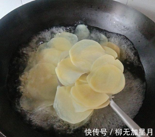 美食天下|凉拌土豆片，简单一拌，开胃又省事！
