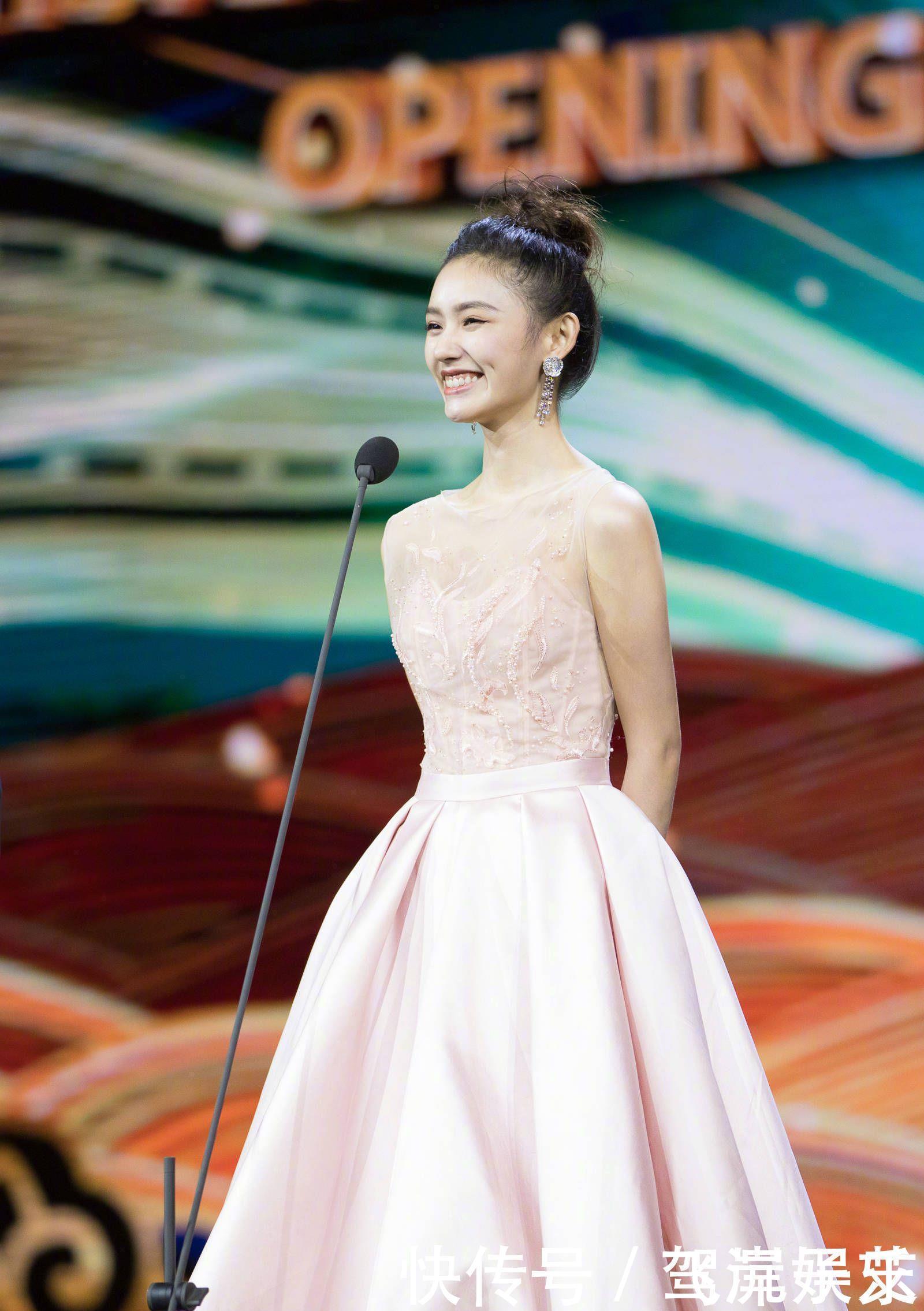 街拍聚会晚礼服,“撩”中小仙女们的心