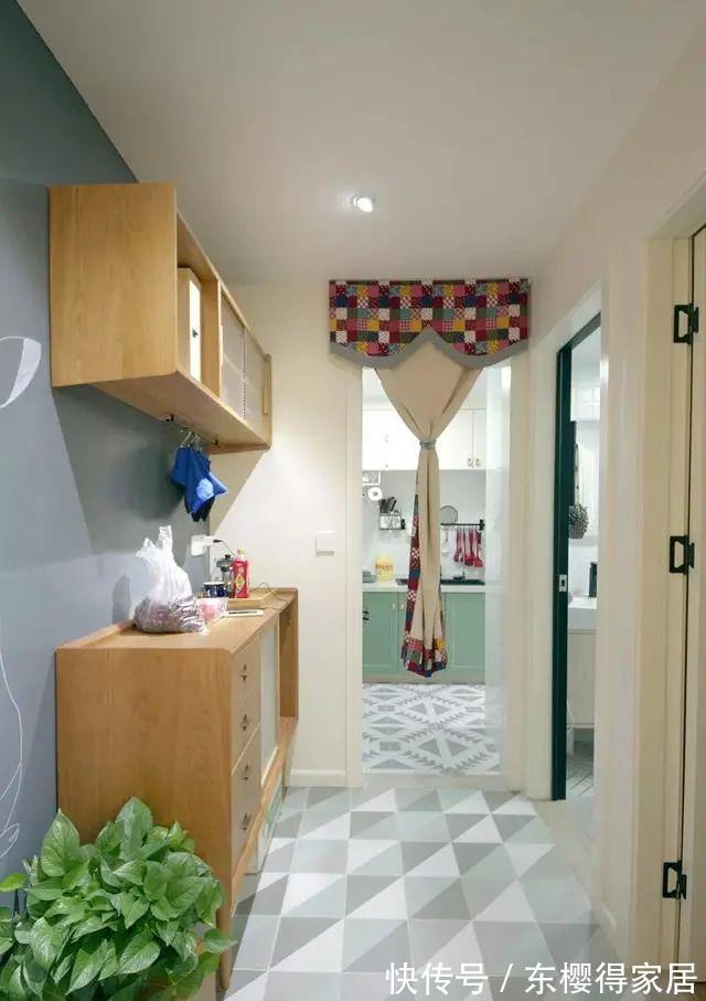 隔断|50㎡小户型单身公寓,巧用玻璃门作隔断,一个人住太舒服了