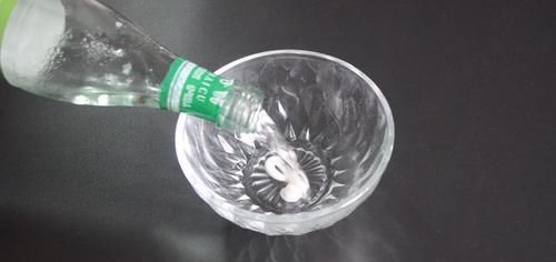 白墙脏了不用重新刷, 教你一个窍门, 简单一擦, 立马干净如新