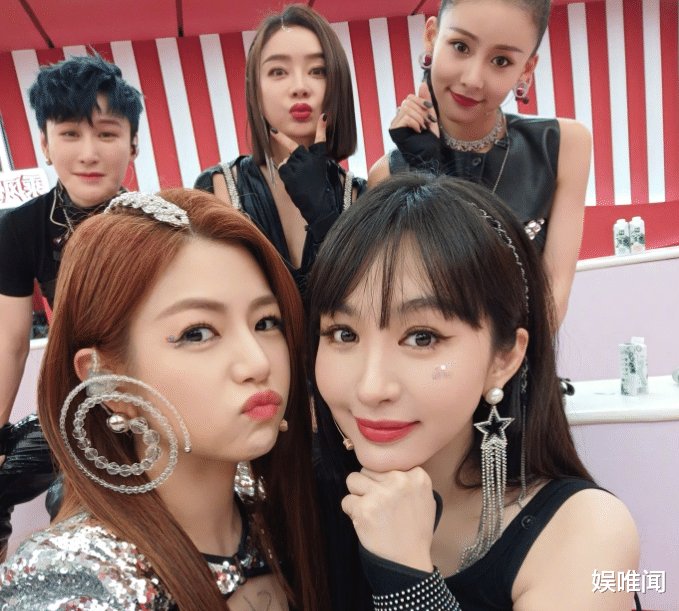 《浪姐2》董洁发文告别，仅有一位姐姐上线互动，存在感低被实锤